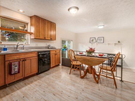 2103 Keller Place W