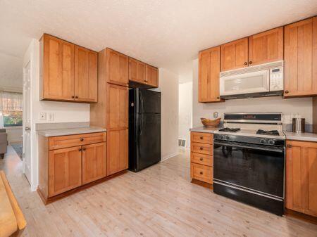2103 Keller Place W