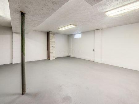 2103 Keller Place W