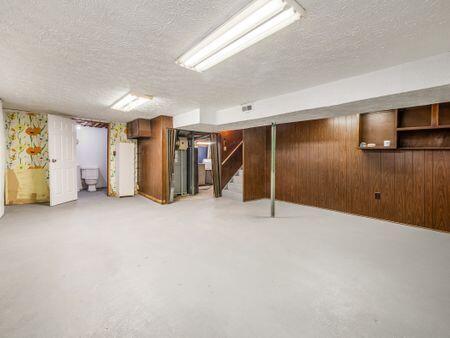 2103 Keller Place W
