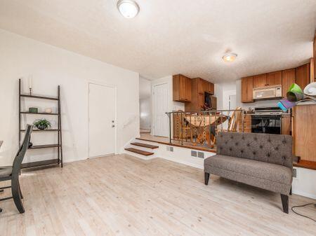 2103 Keller Place W