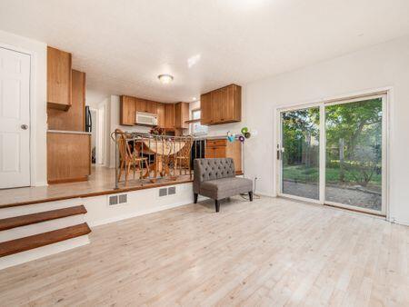 2103 Keller Place W