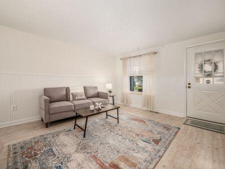 2103 Keller Place W