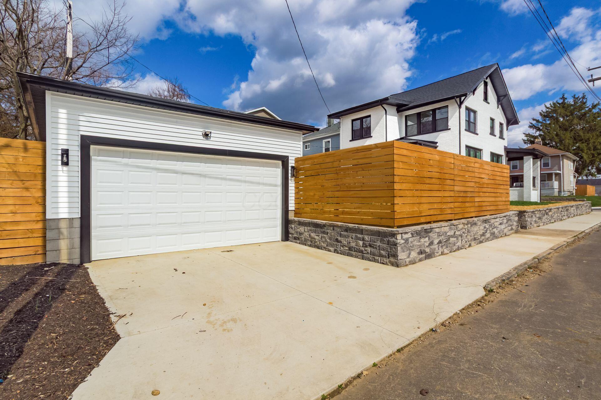 975 Carpenter Street