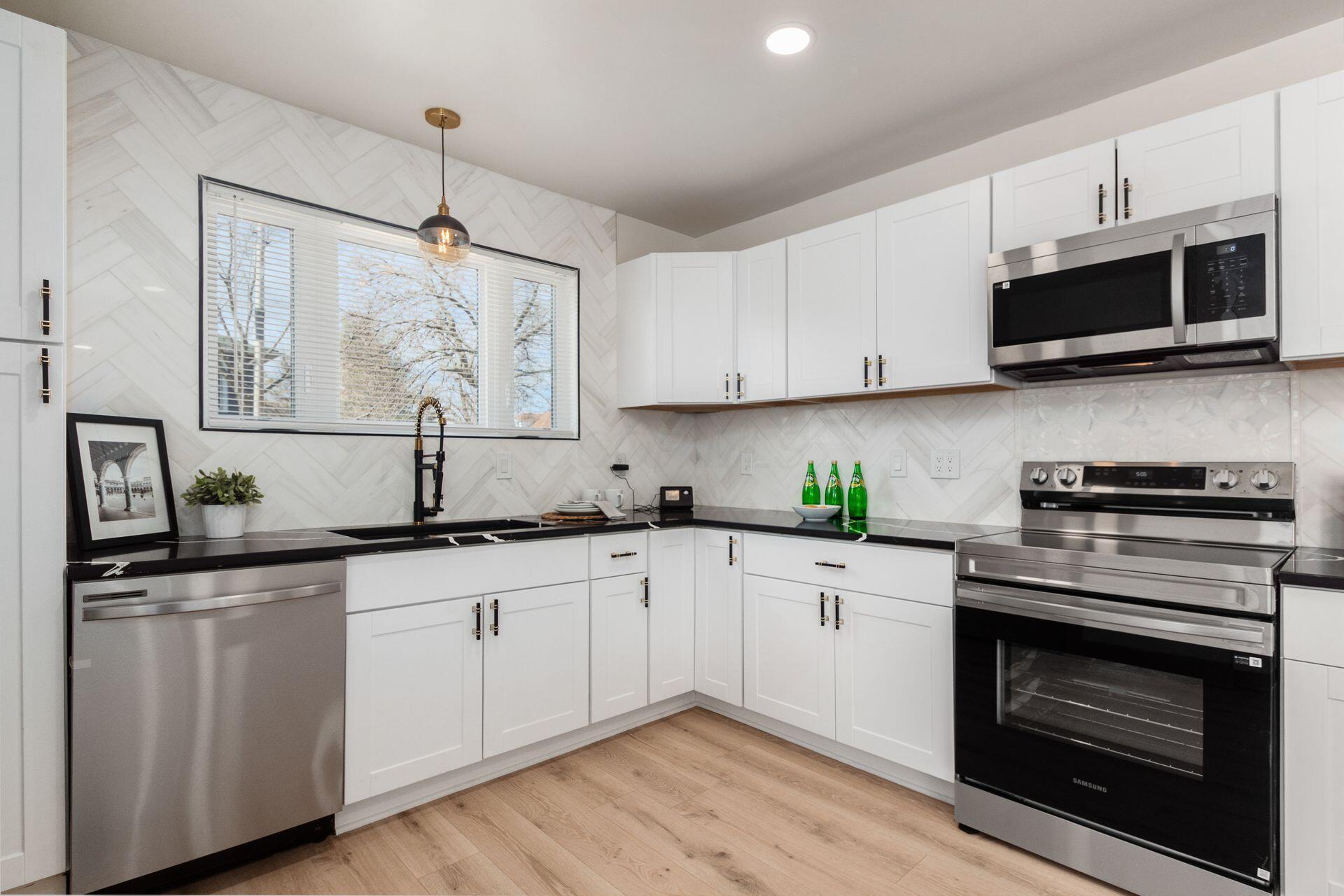 975 Carpenter Street