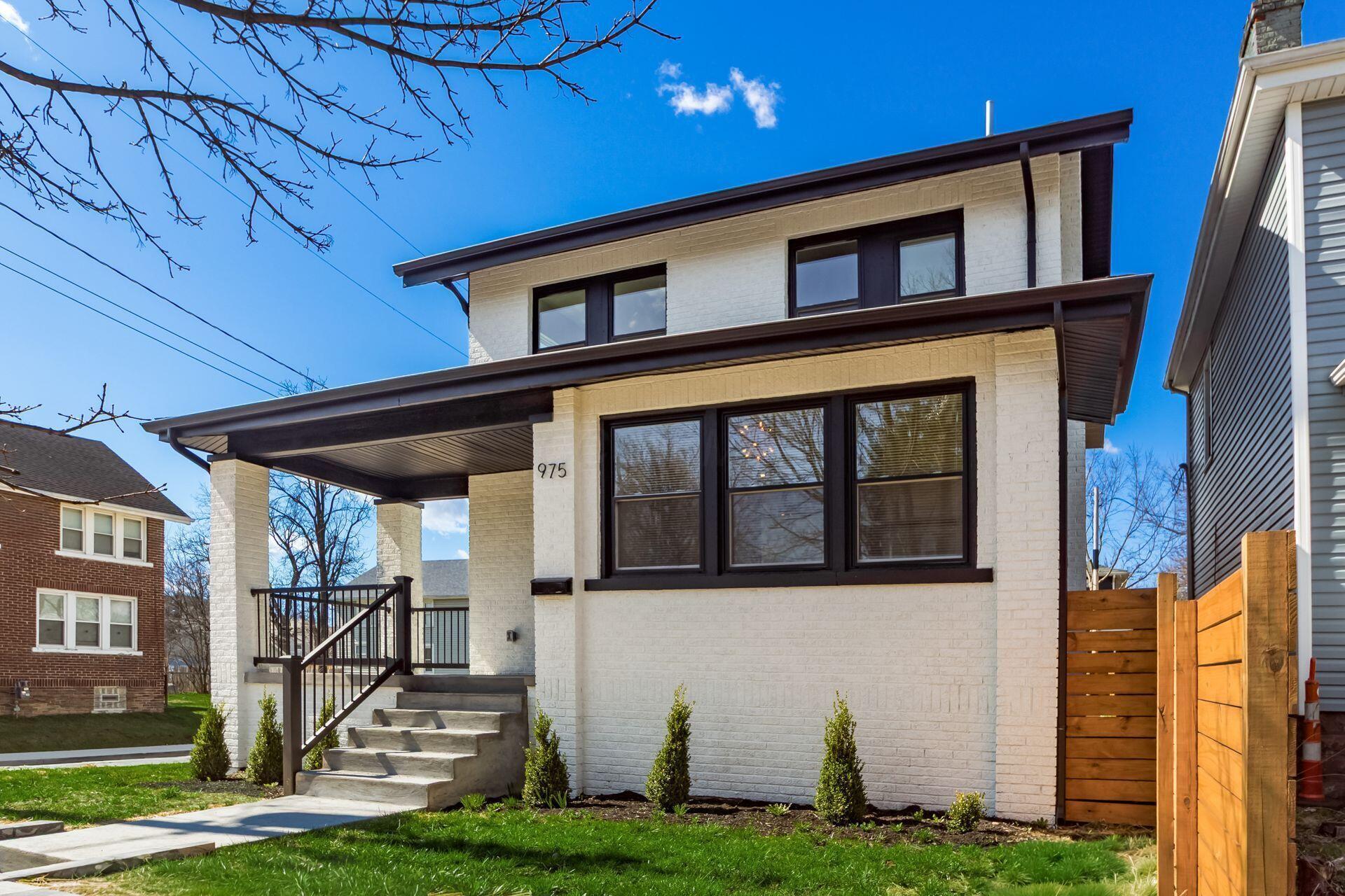 975 Carpenter Street