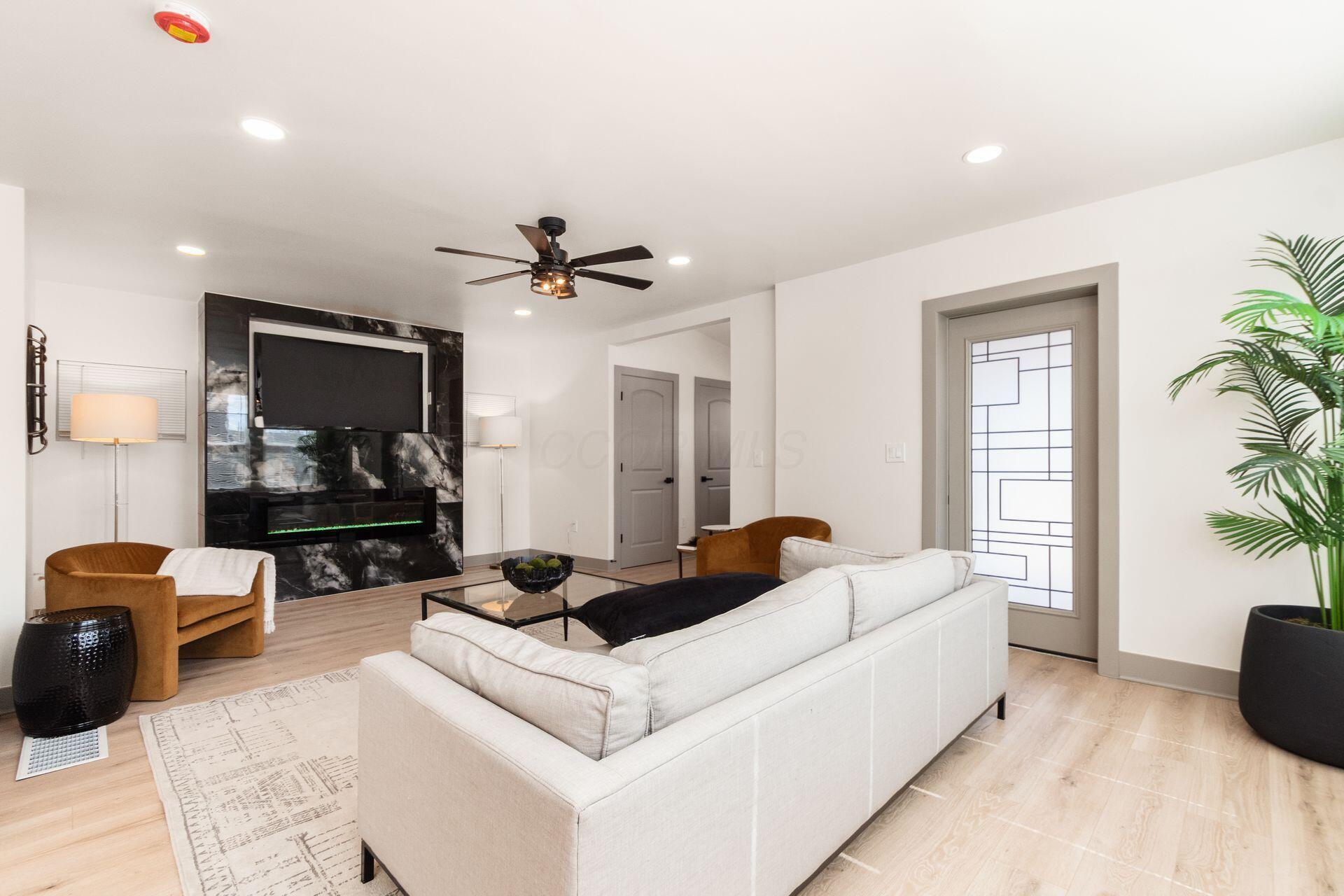 975 Carpenter Street