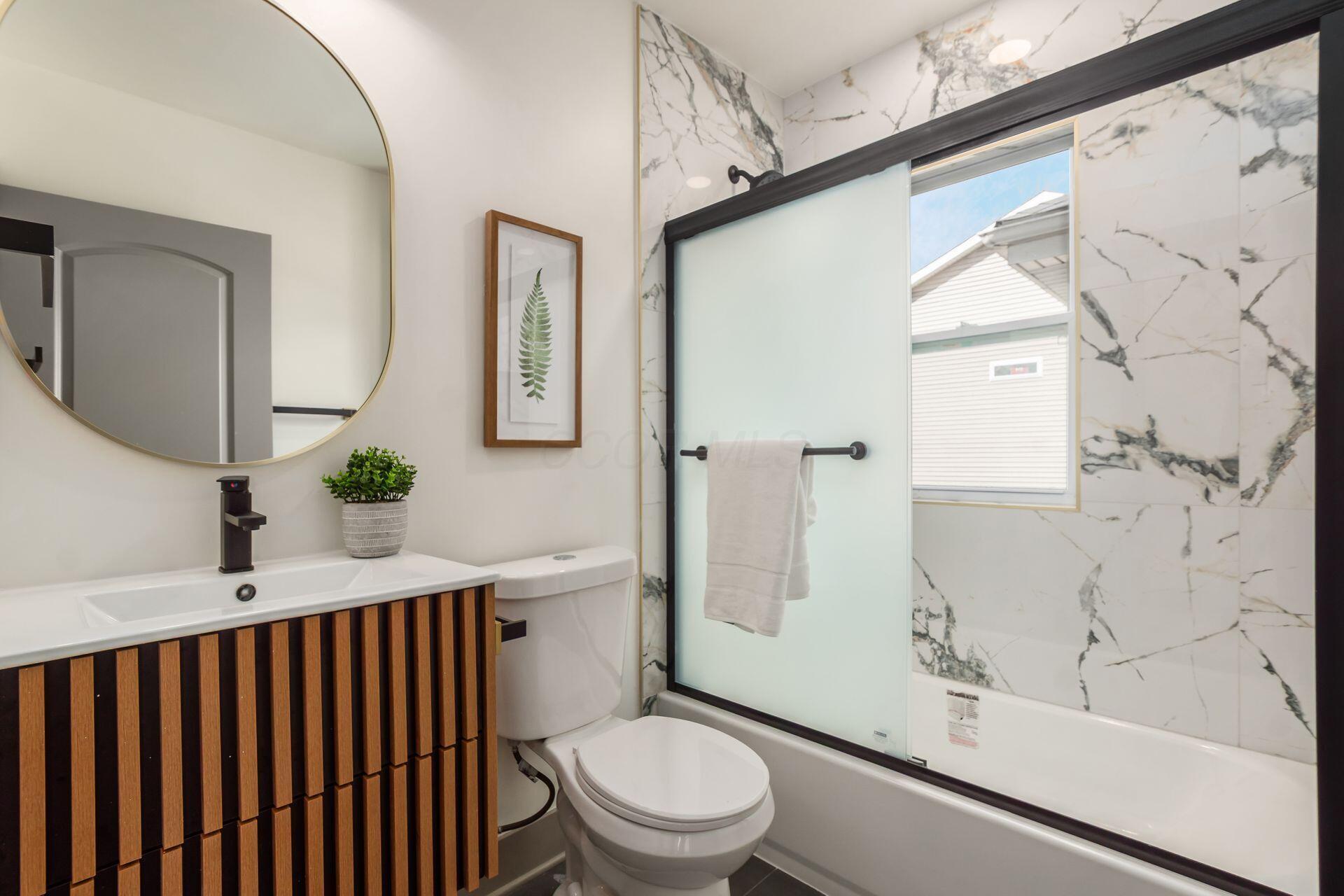 975 Carpenter Street