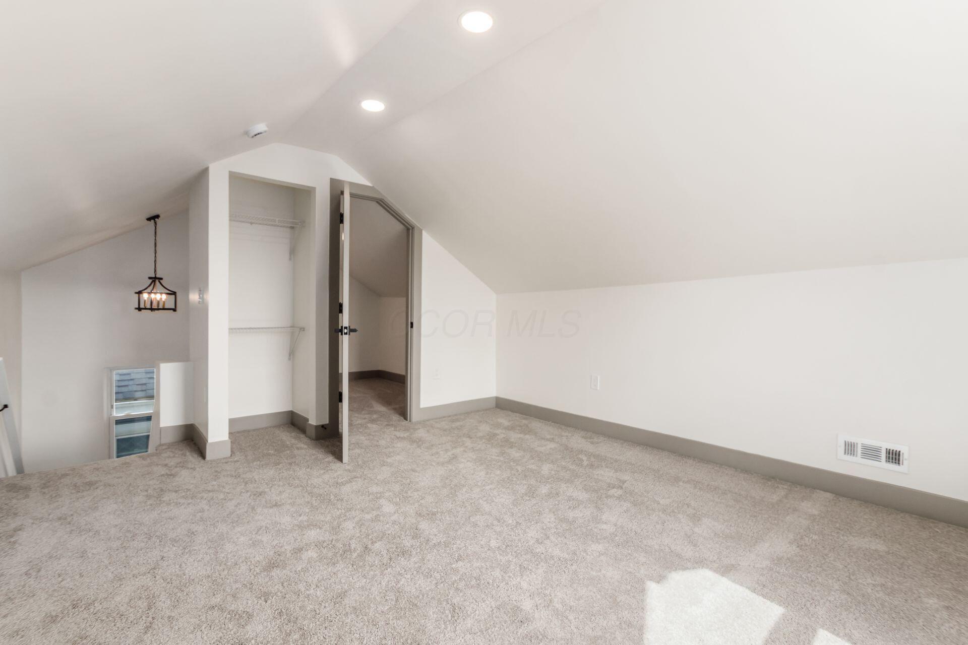 975 Carpenter Street