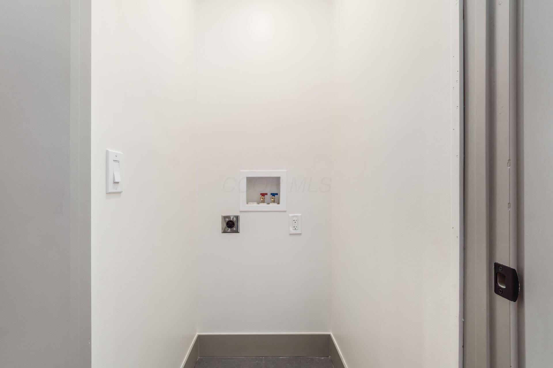 975 Carpenter Street