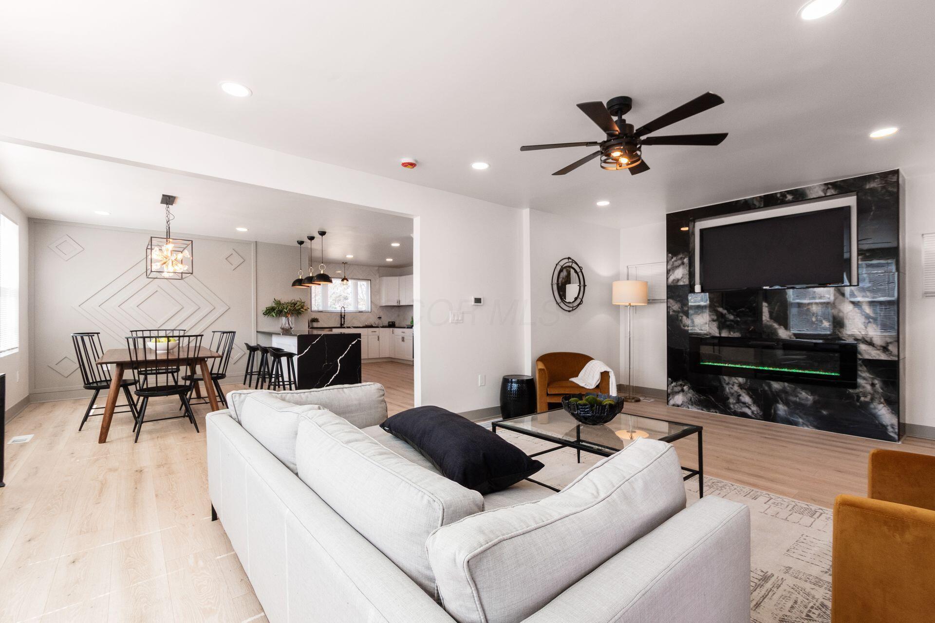 975 Carpenter Street