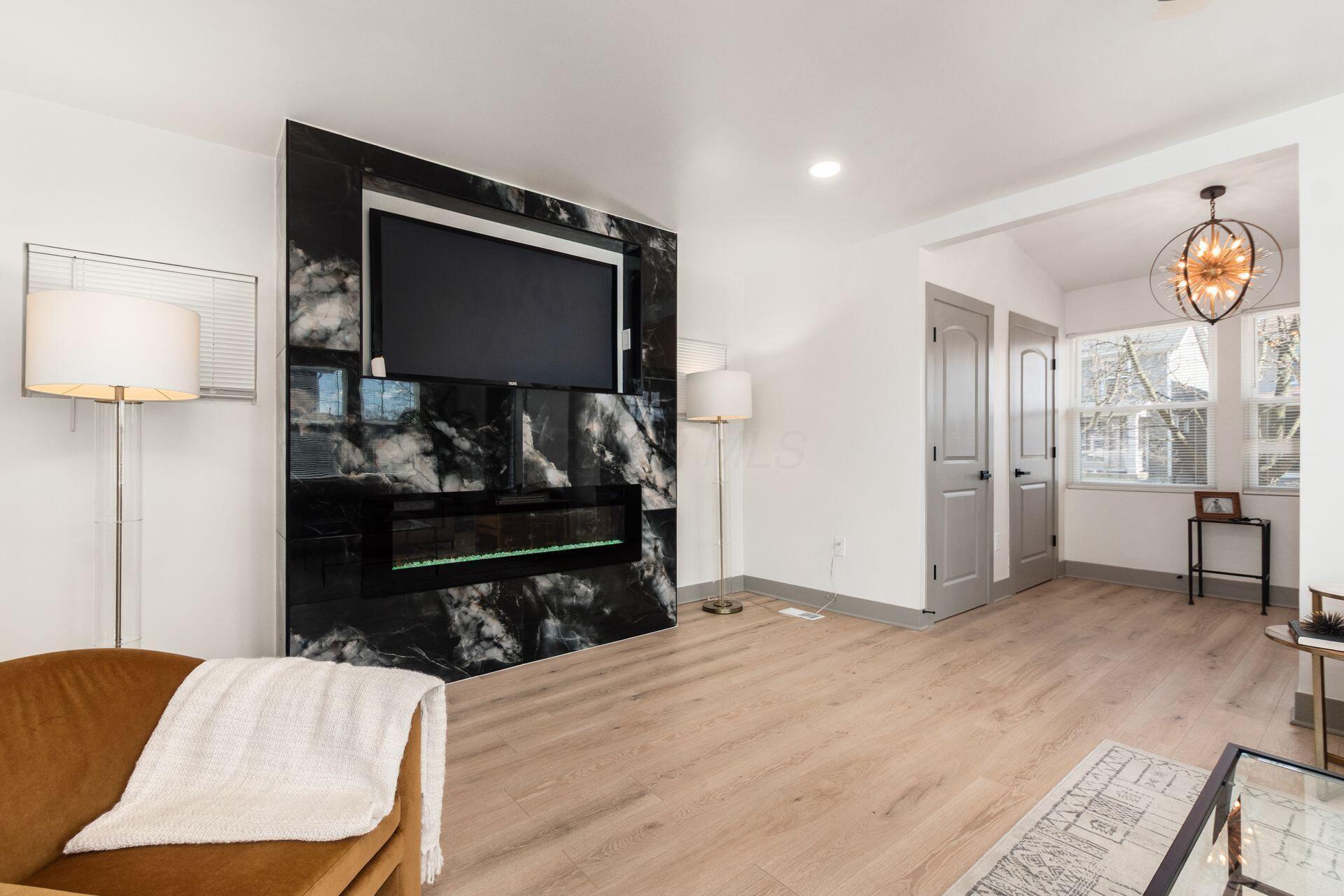 975 Carpenter Street