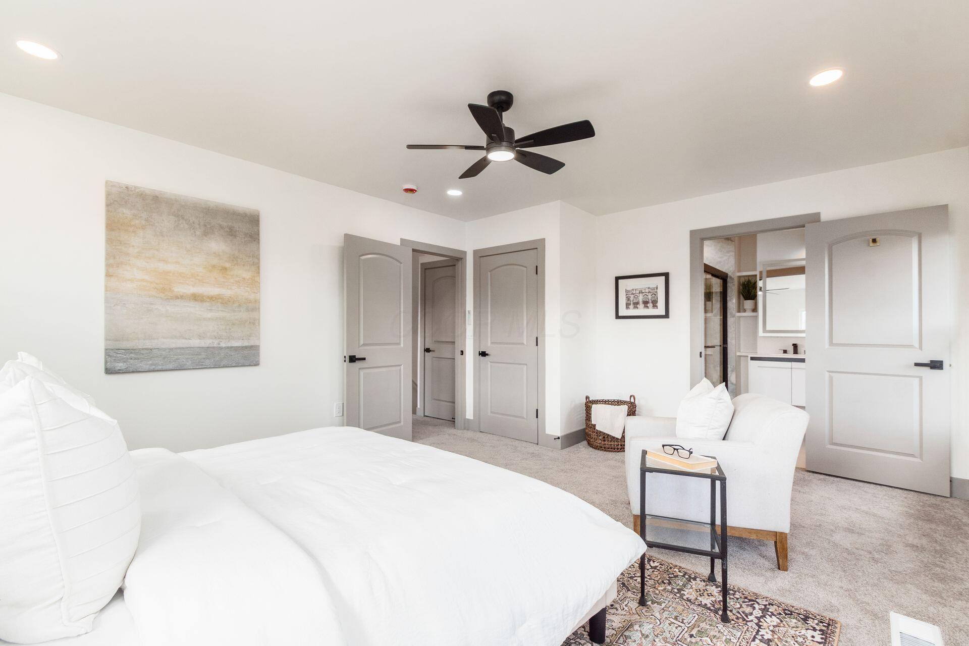 975 Carpenter Street