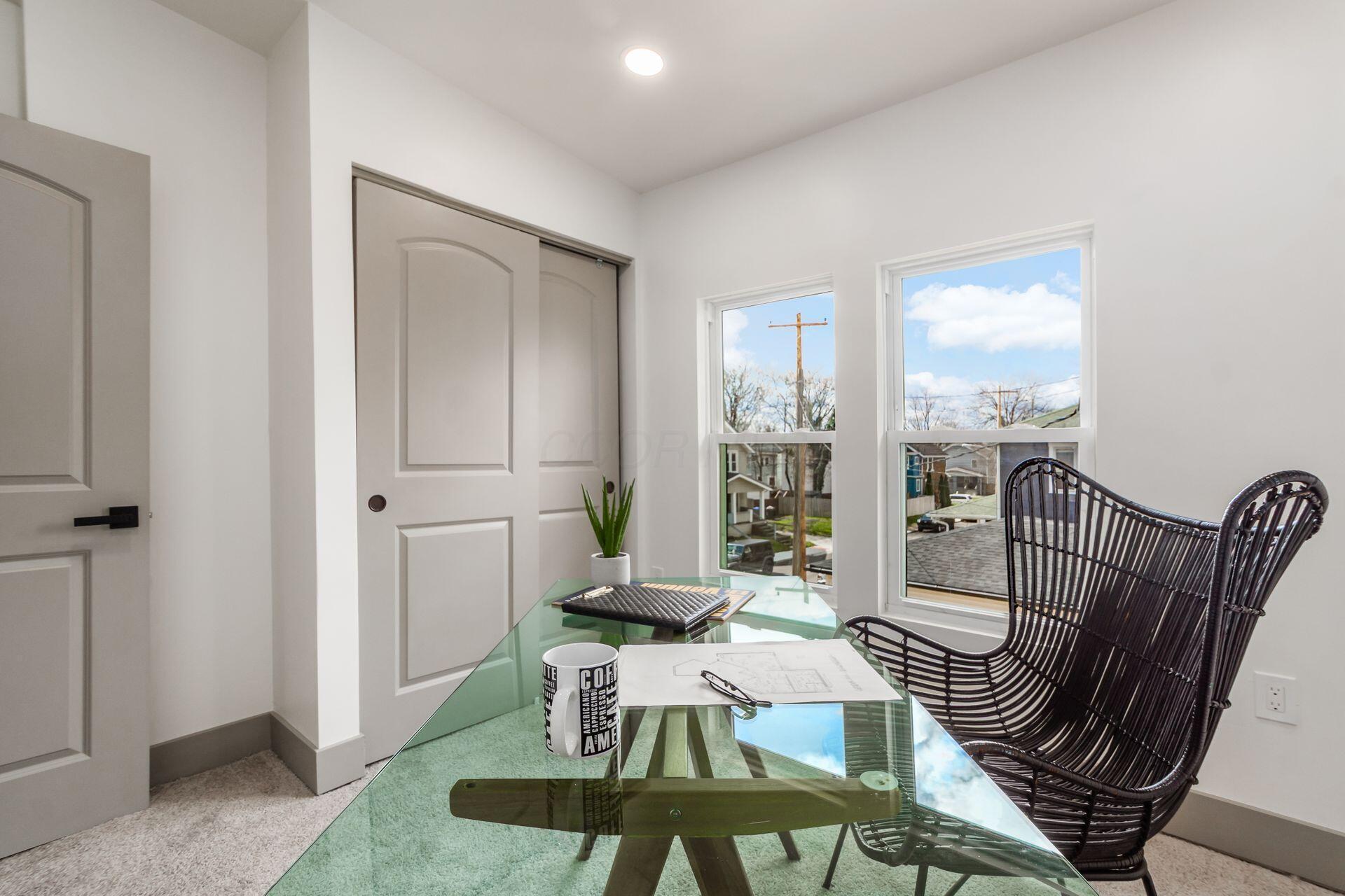 975 Carpenter Street