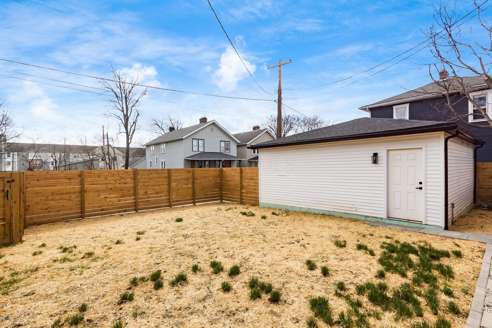 975 Carpenter Street