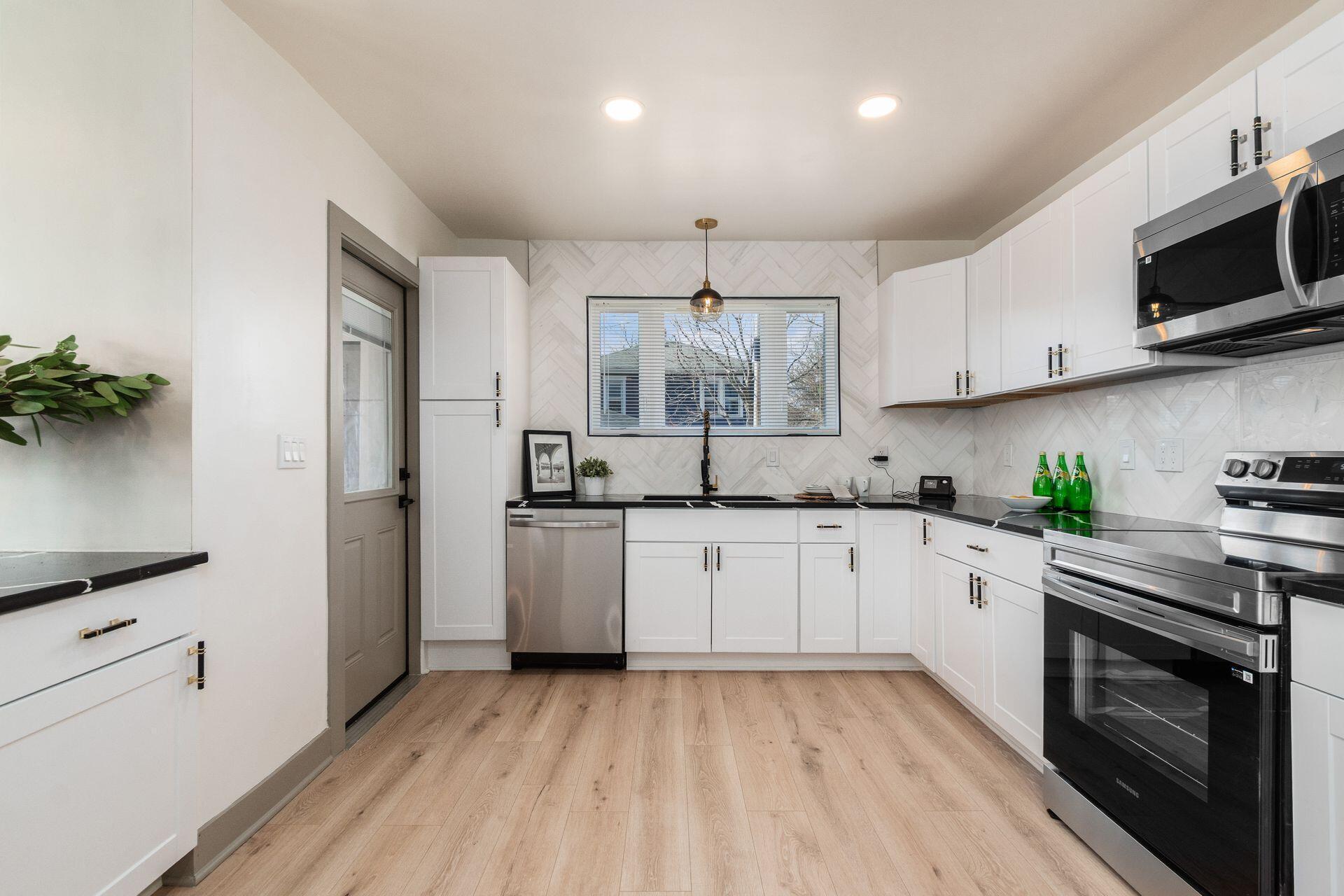 975 Carpenter Street