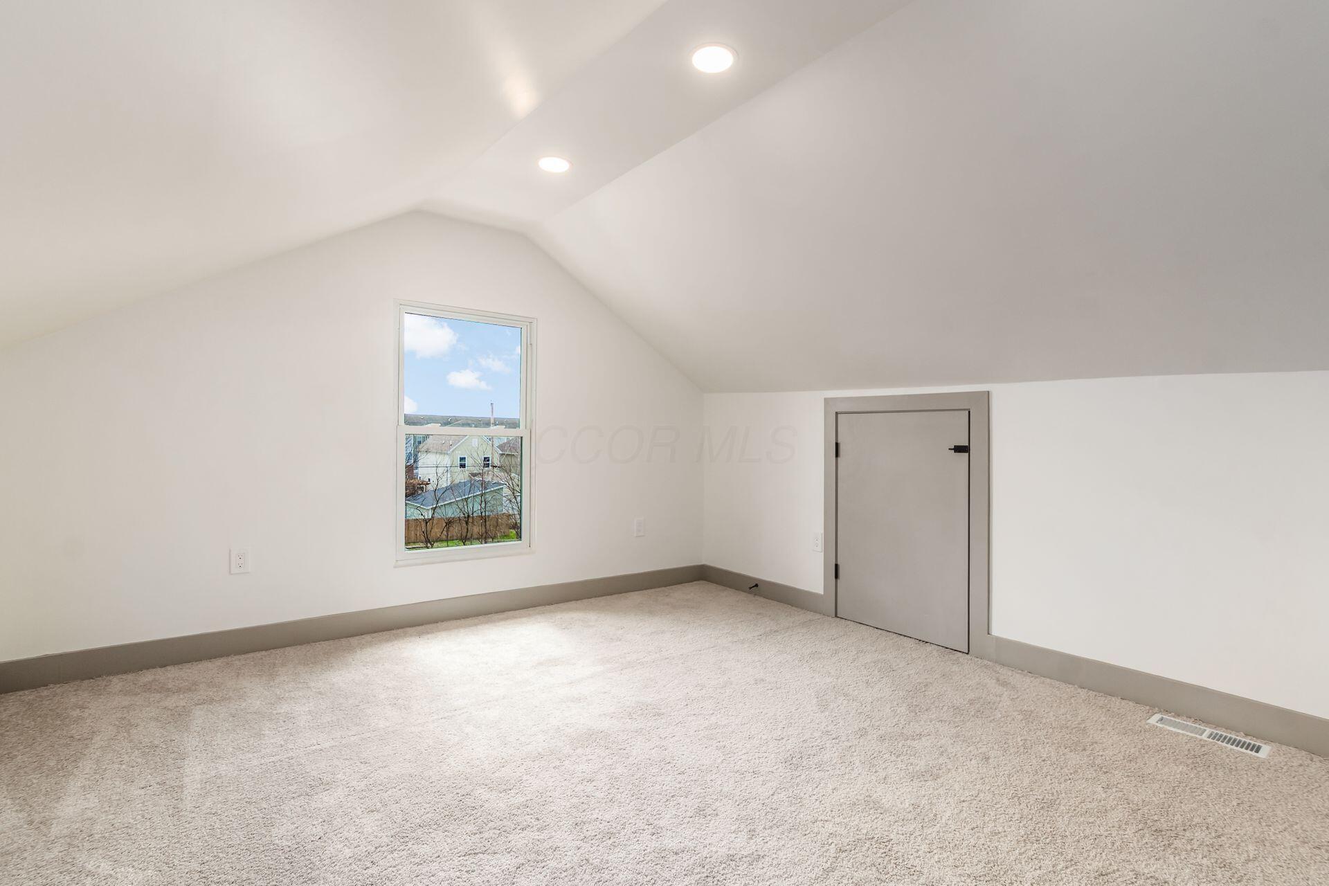 975 Carpenter Street