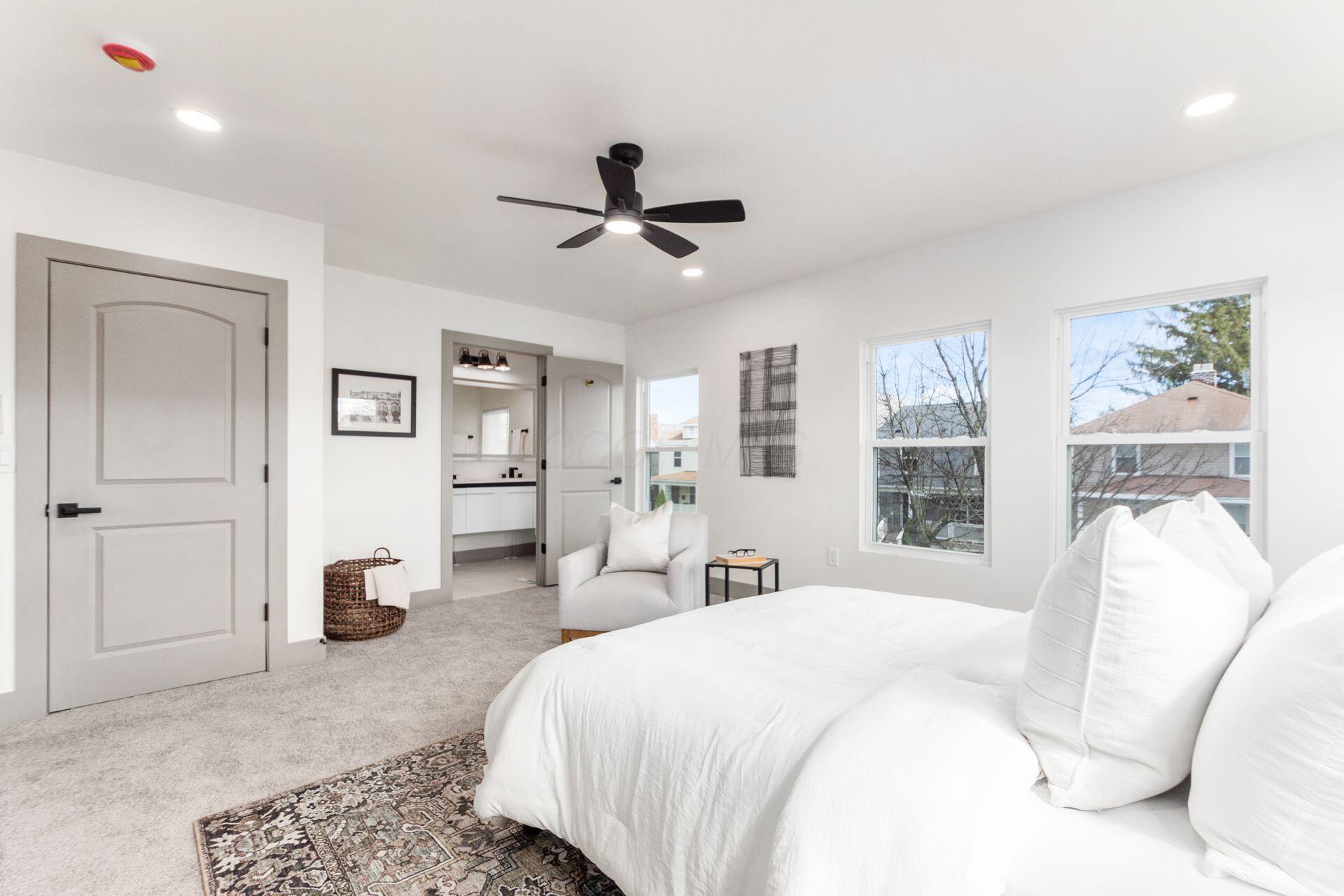 975 Carpenter Street