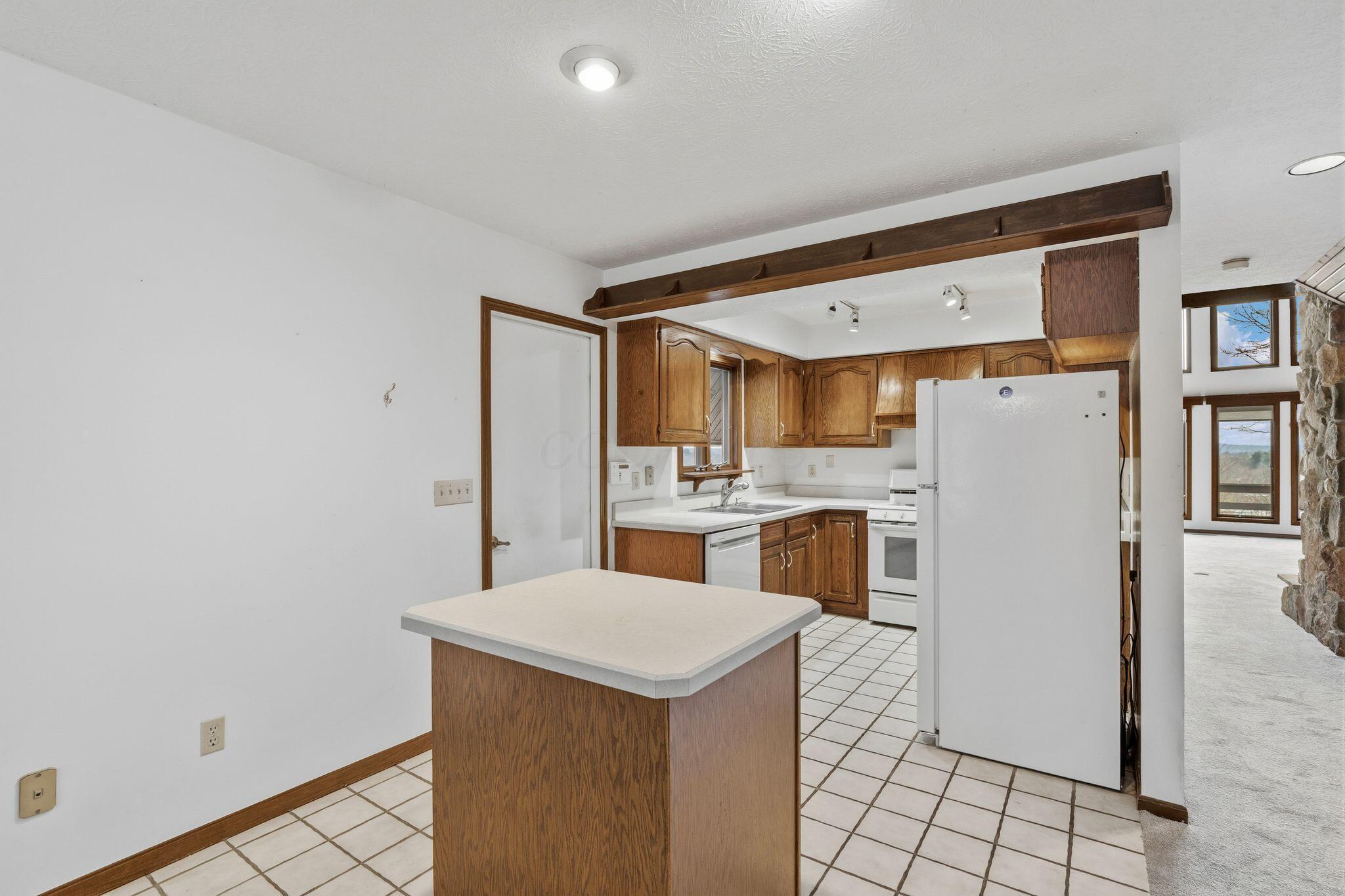 1445 Londondale