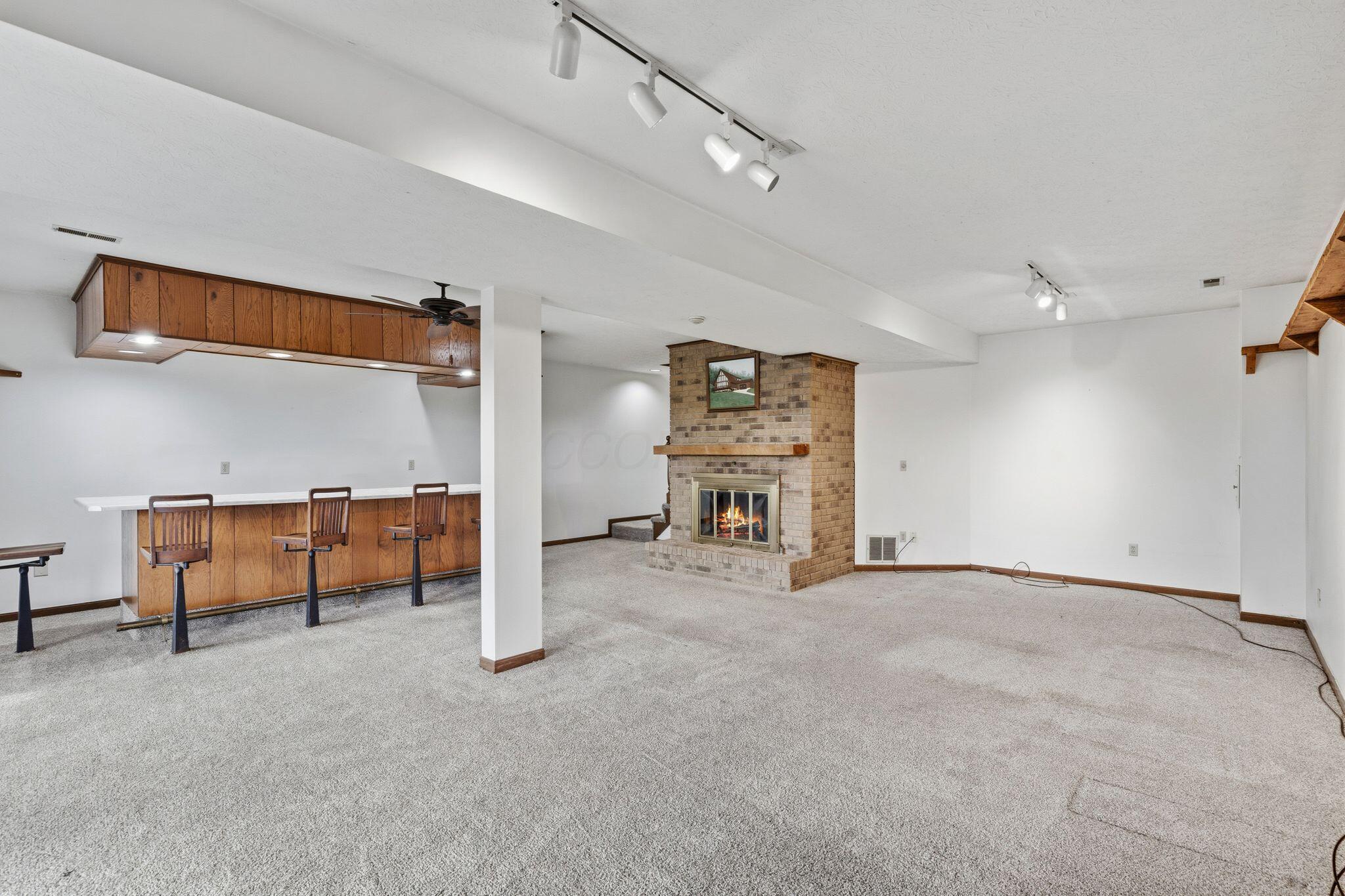 1445 Londondale