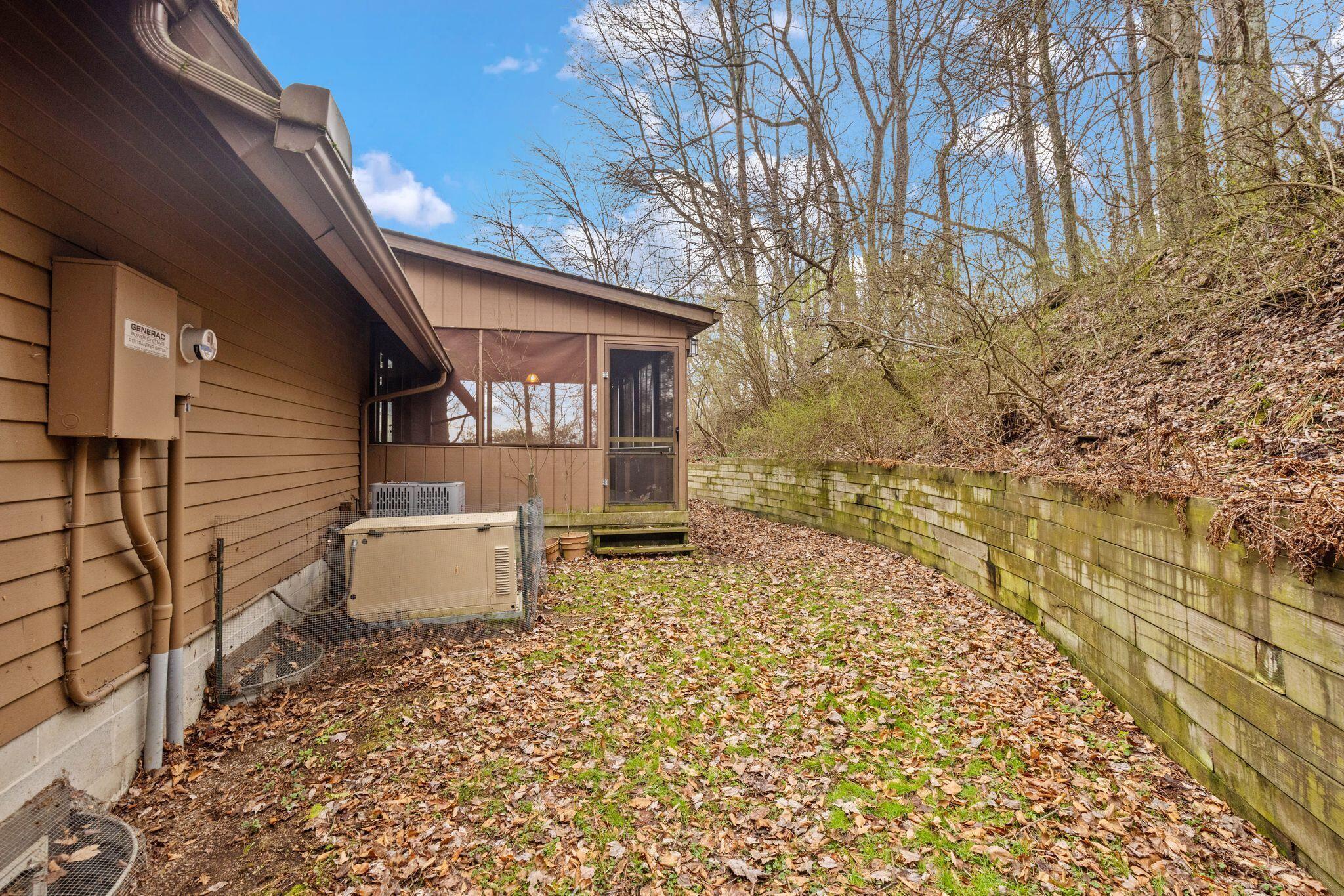 1445 Londondale