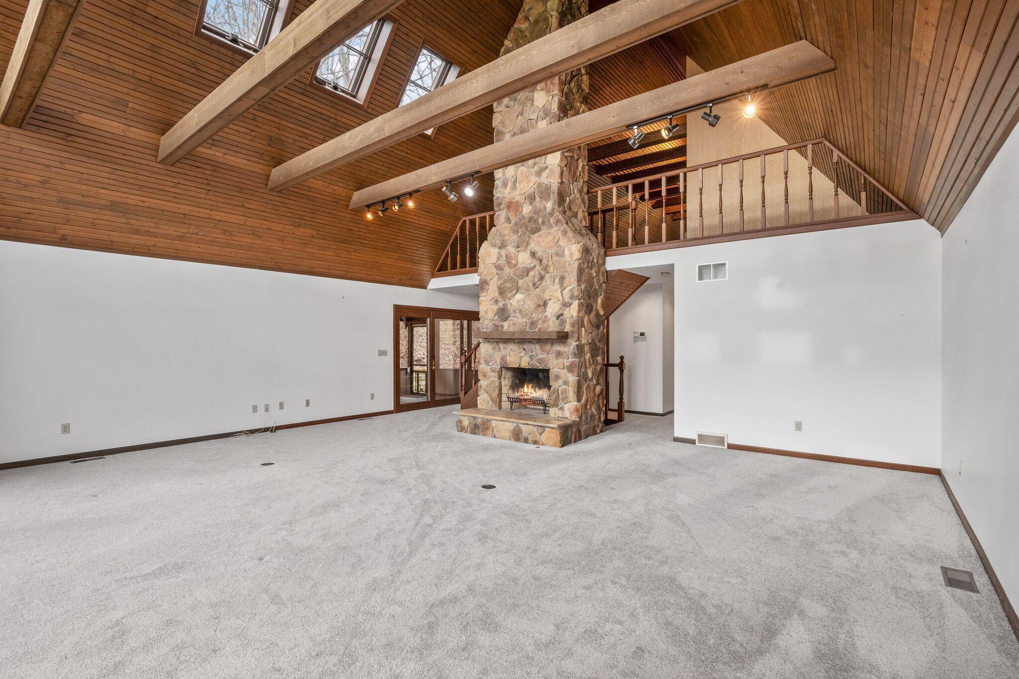 1445 Londondale