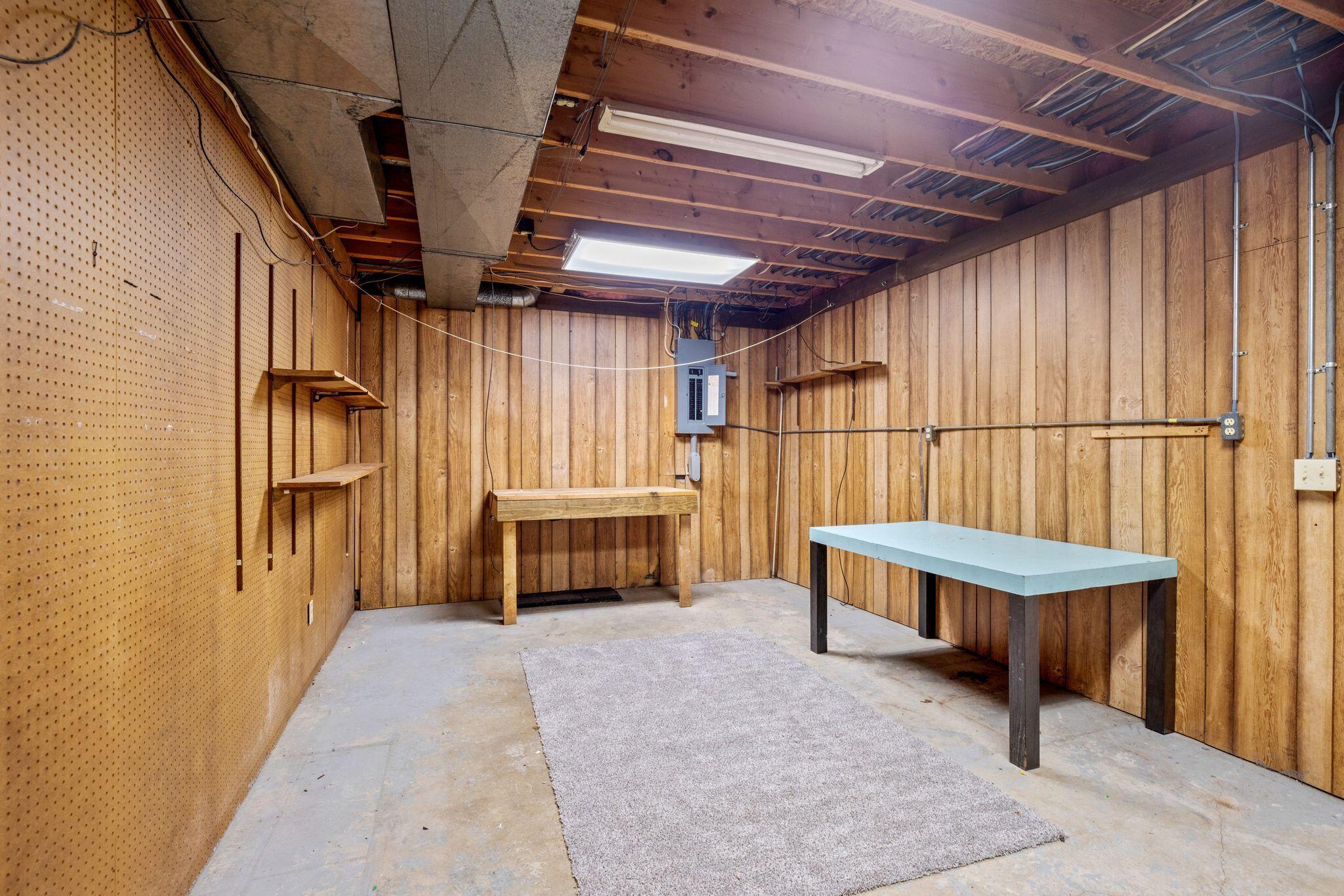 1445 Londondale