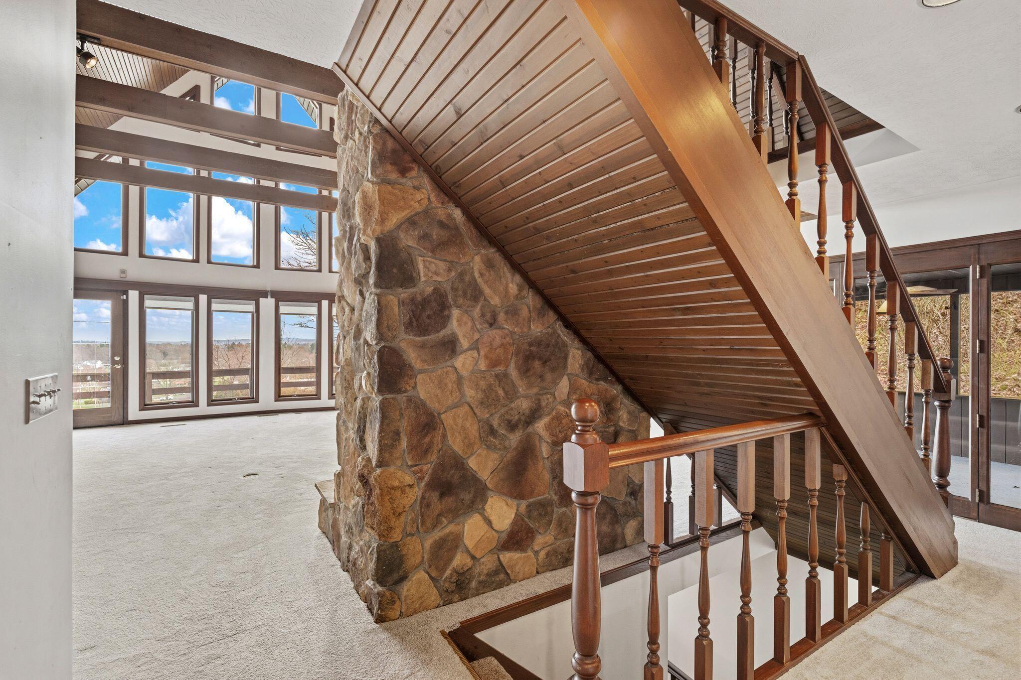 1445 Londondale