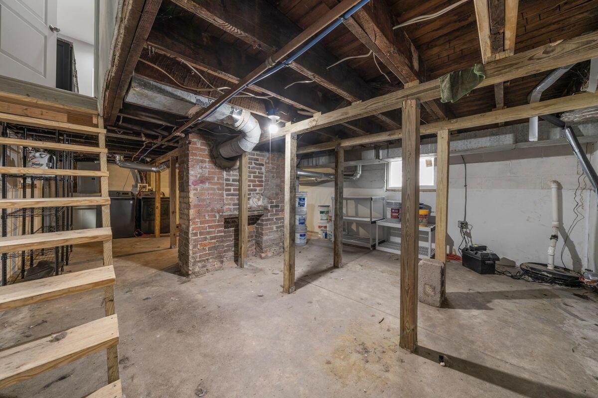 439 Oakwood Avenue