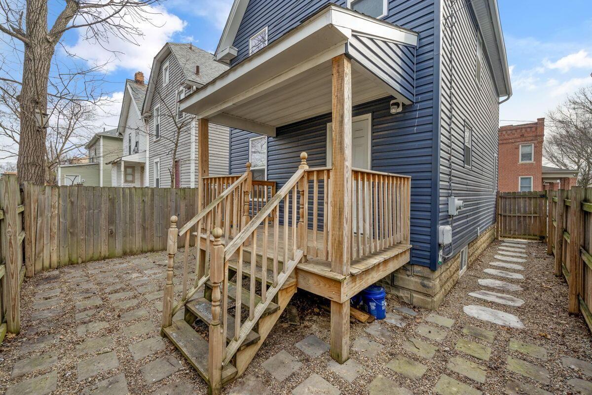 439 Oakwood Avenue