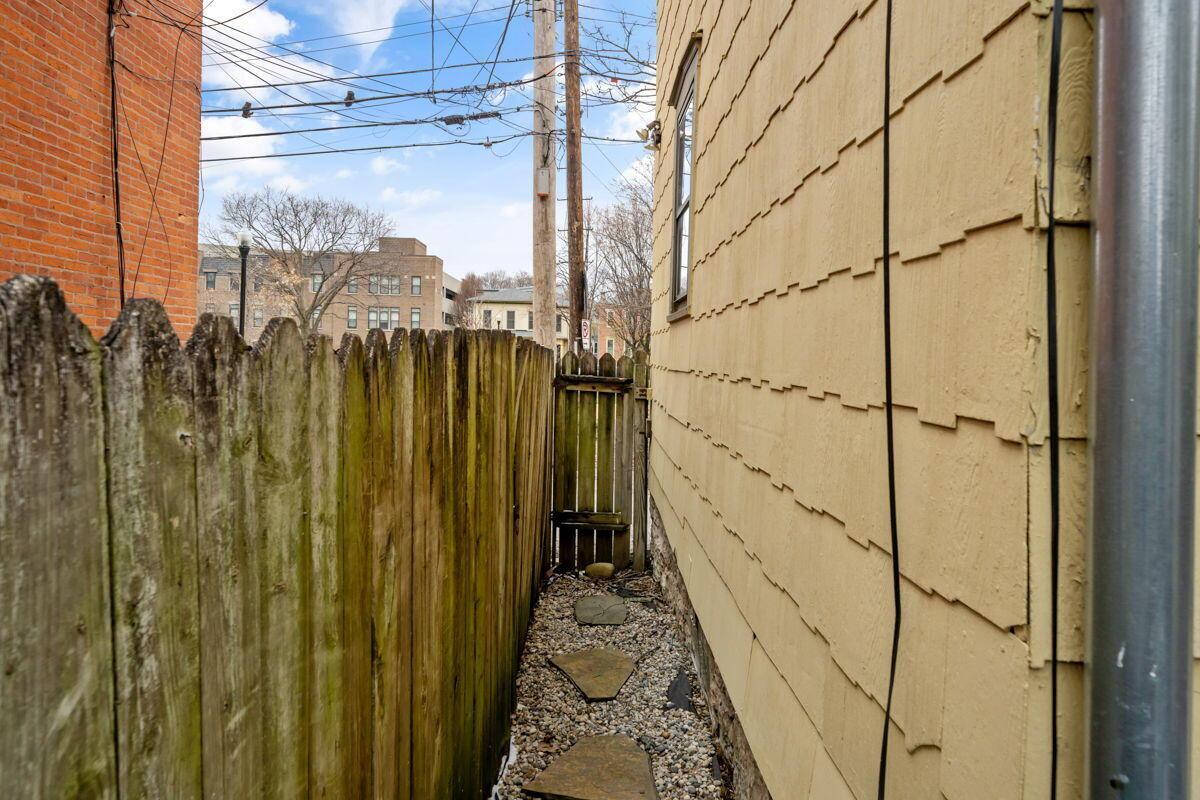 783 Kerr Street