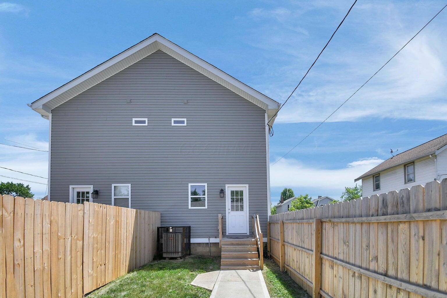 1195-1197 Sidney Street