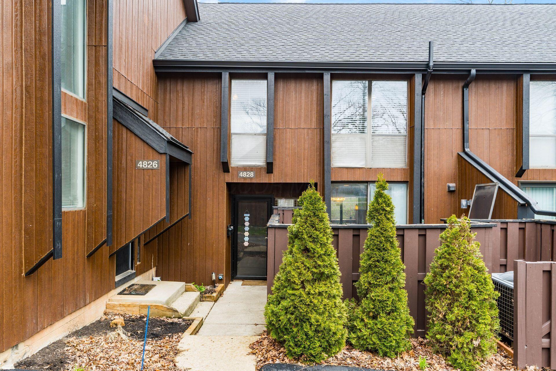 4828 Crazy Horse Lane, 2