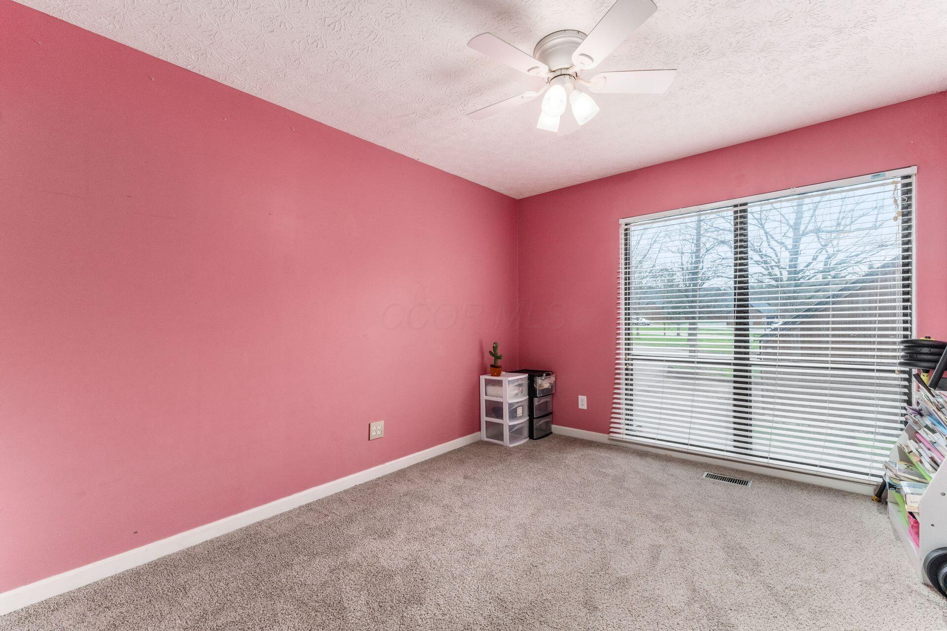 4828 Crazy Horse Lane, 2