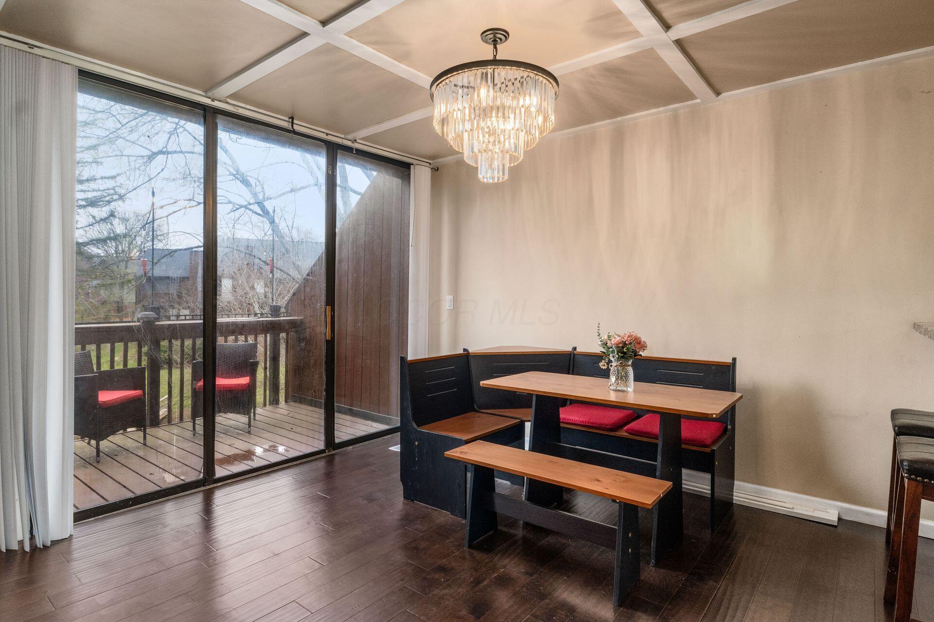 4828 Crazy Horse Lane, 2