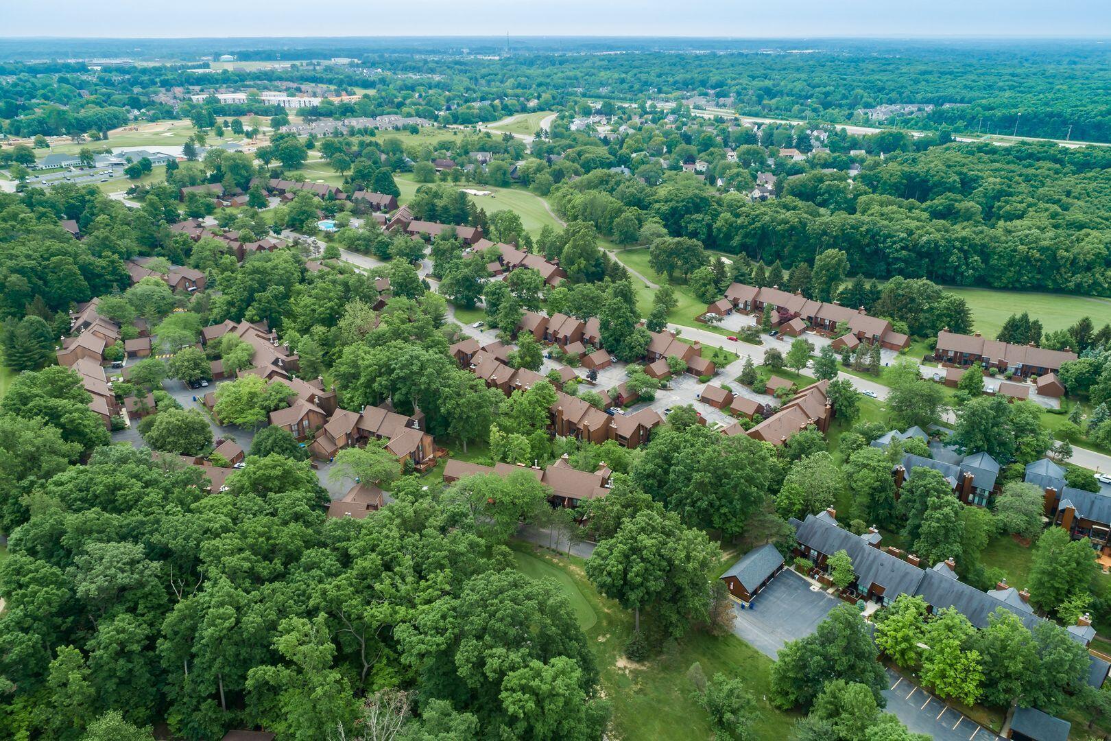 4828 Crazy Horse Lane, 2