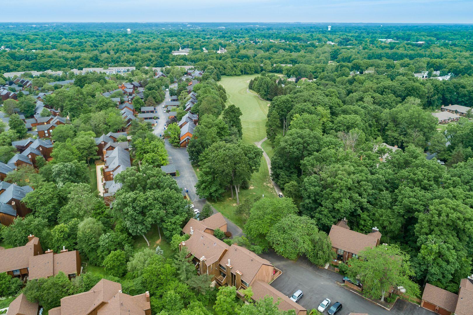 4828 Crazy Horse Lane, 2