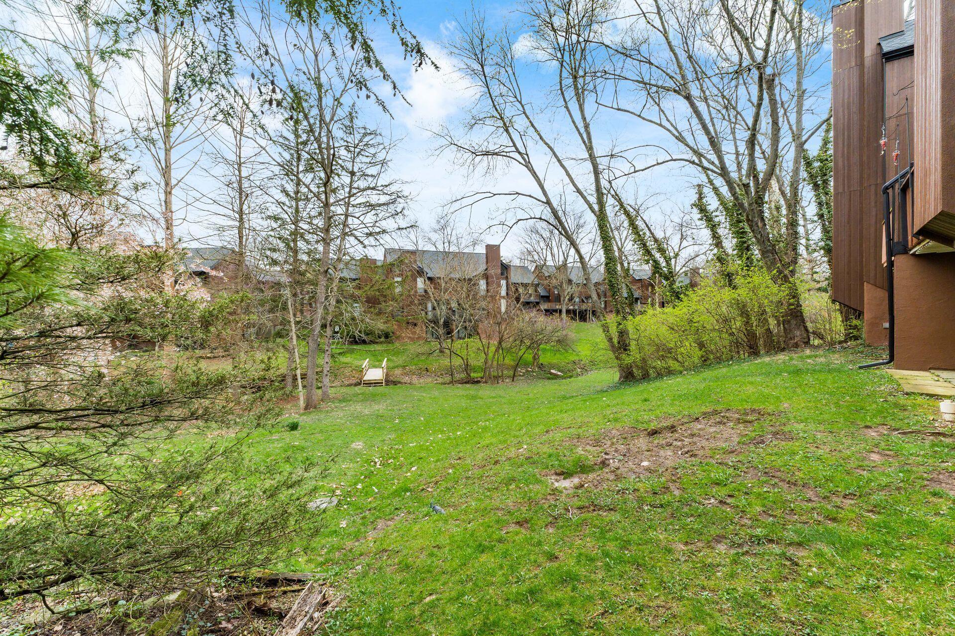 4828 Crazy Horse Lane, 2
