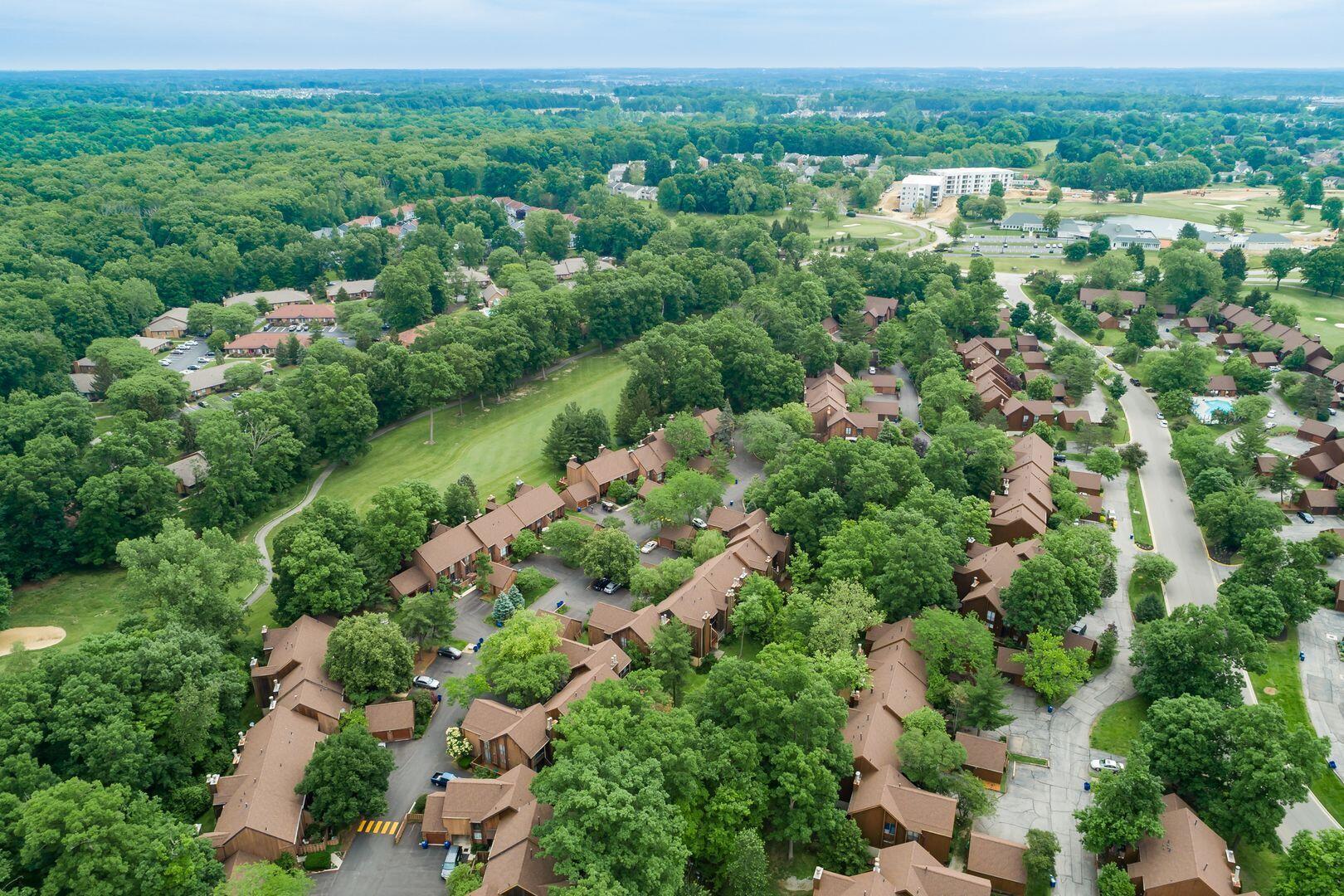 4828 Crazy Horse Lane, 2