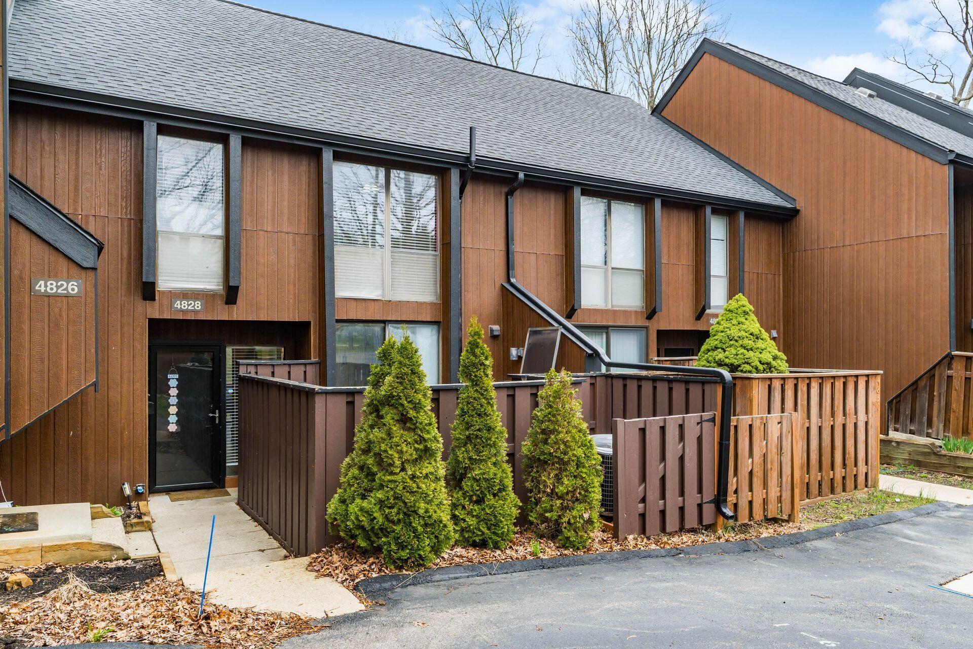 4828 Crazy Horse Lane, 2