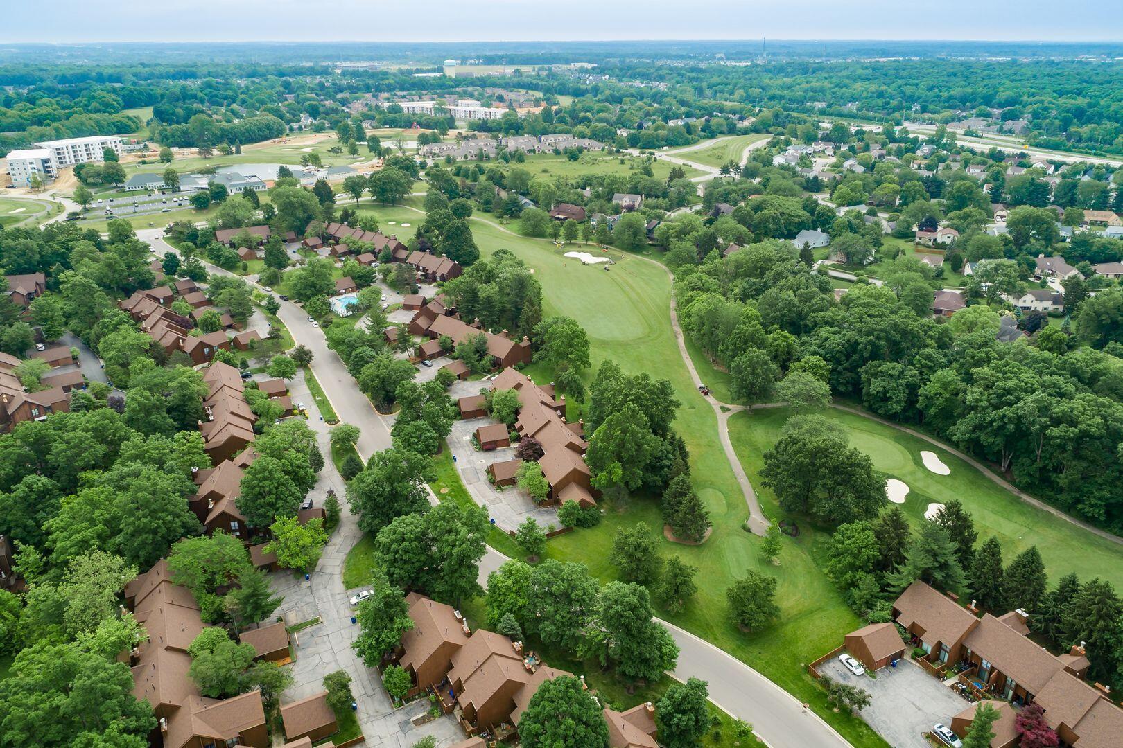 4828 Crazy Horse Lane, 2