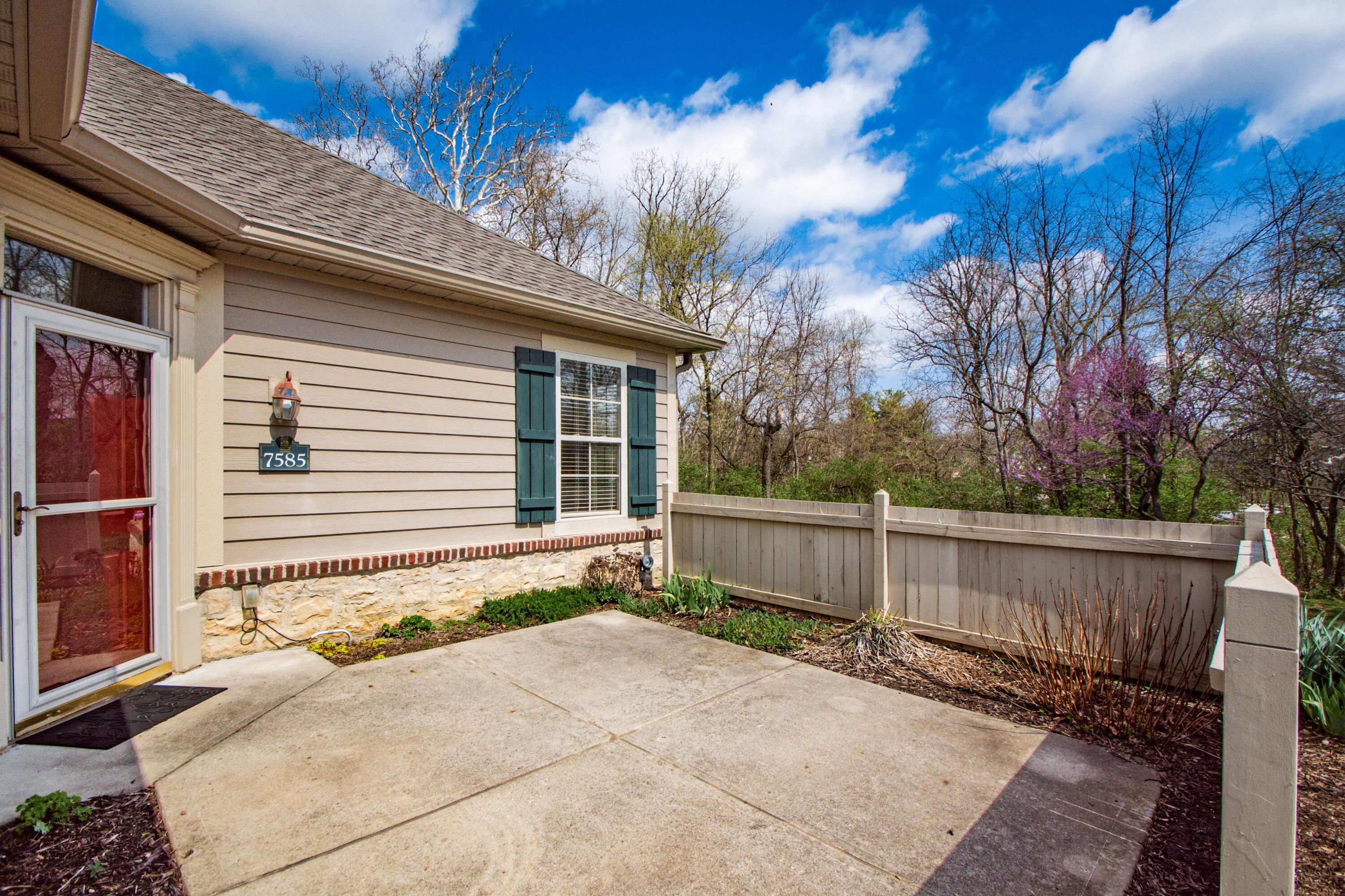 7585 Red Maple Place