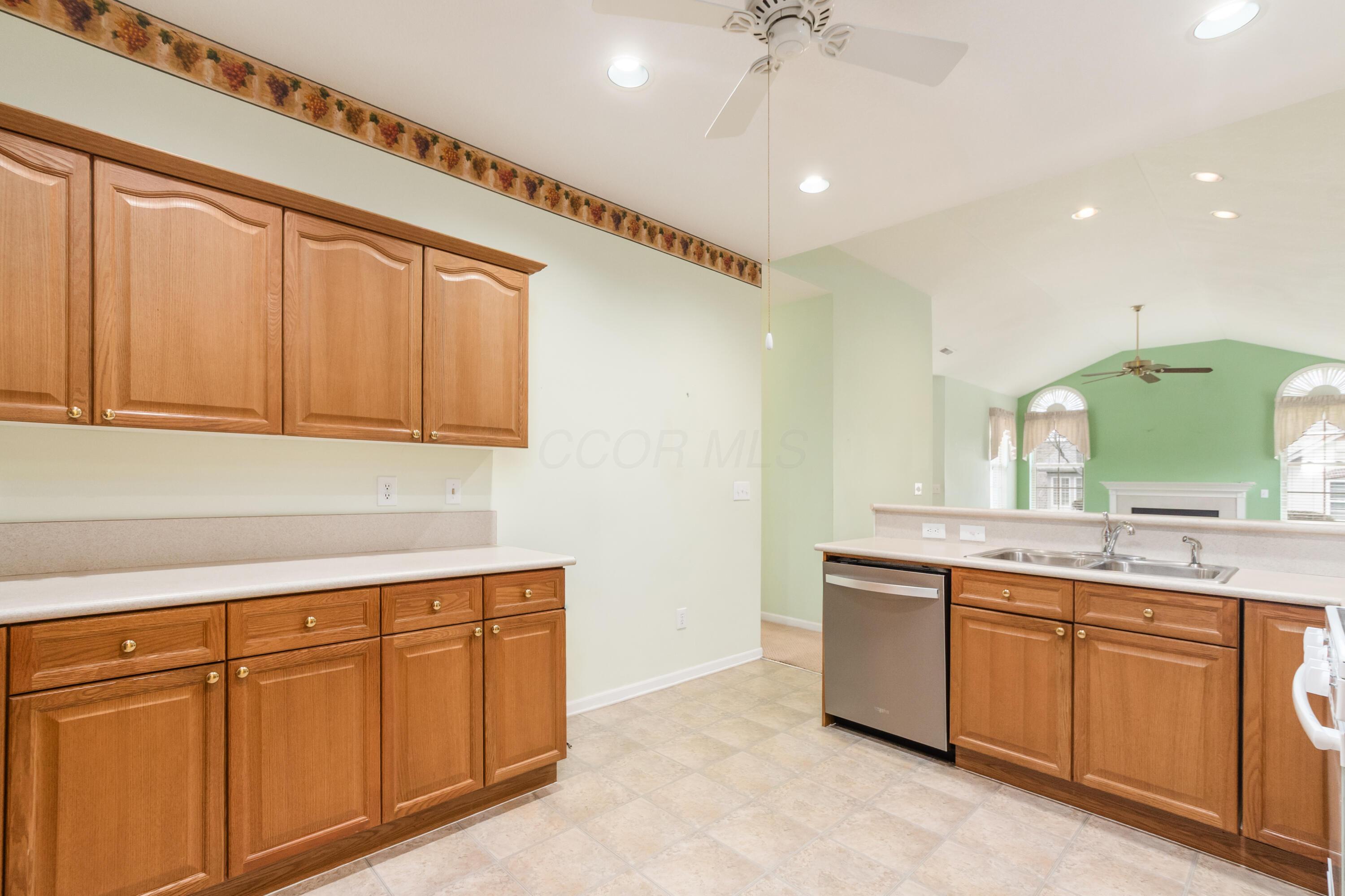 7585 Red Maple Place