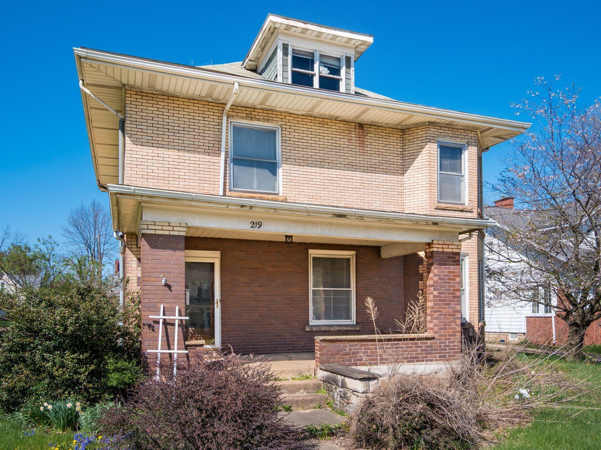 219 Coshocton Avenue