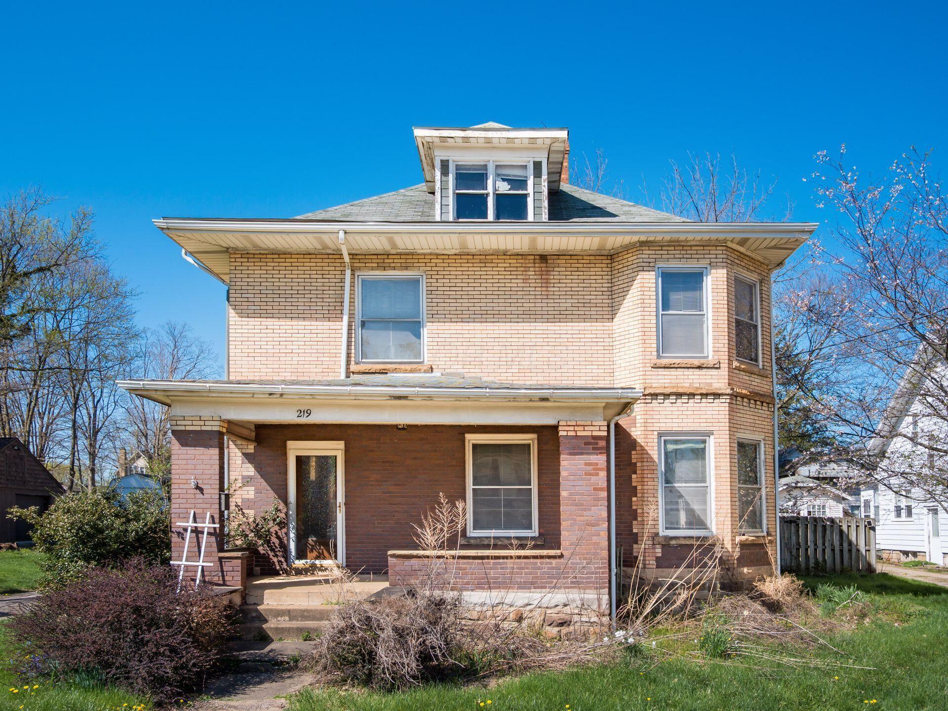 219 Coshocton Avenue