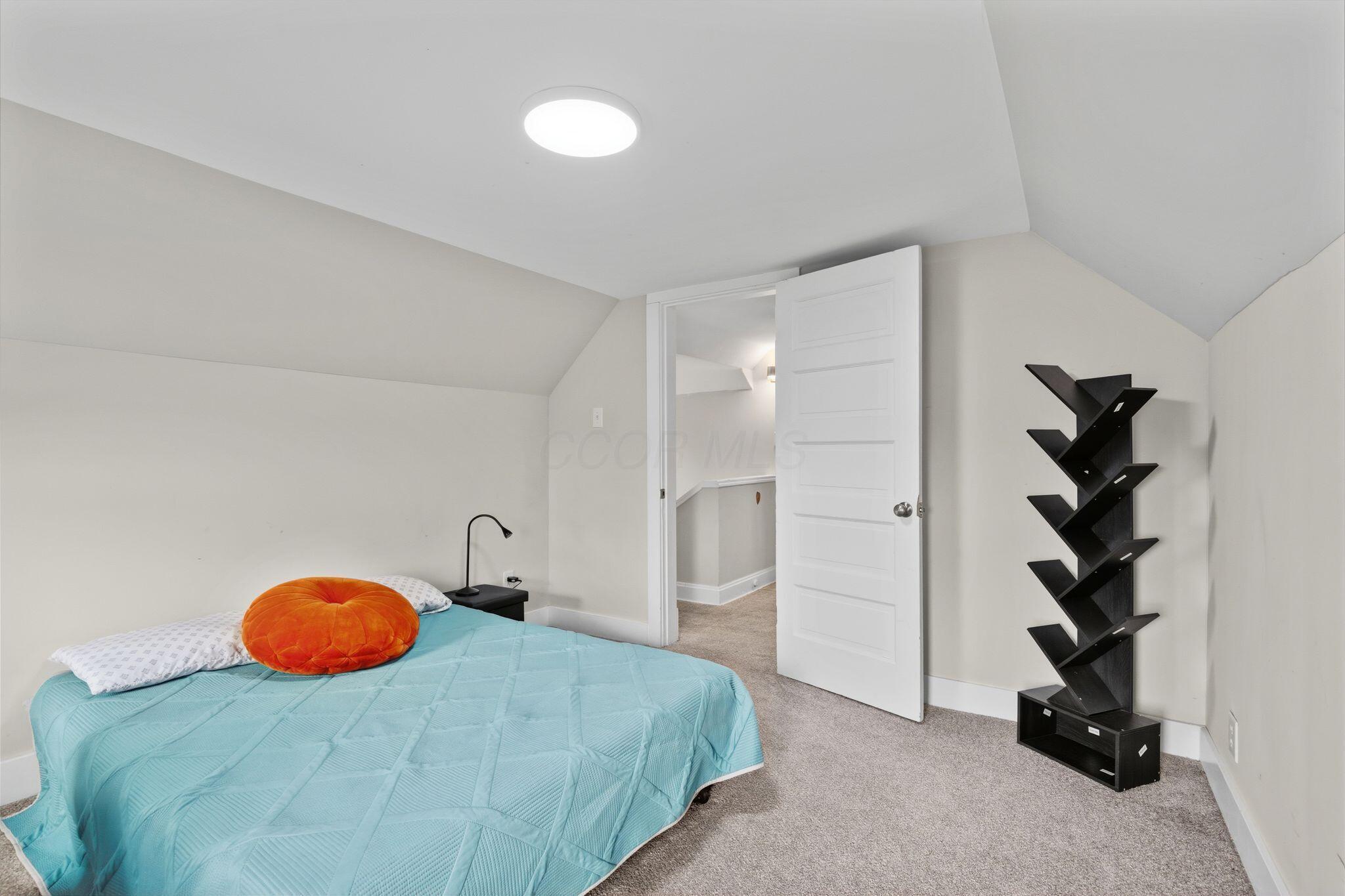 1515 Menlo Place