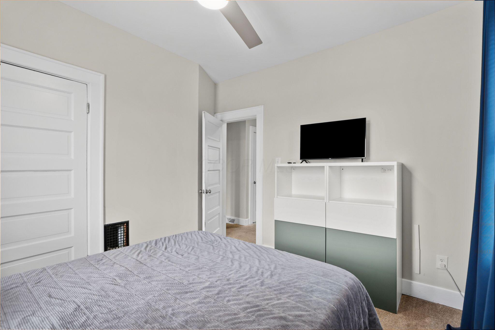 1515 Menlo Place