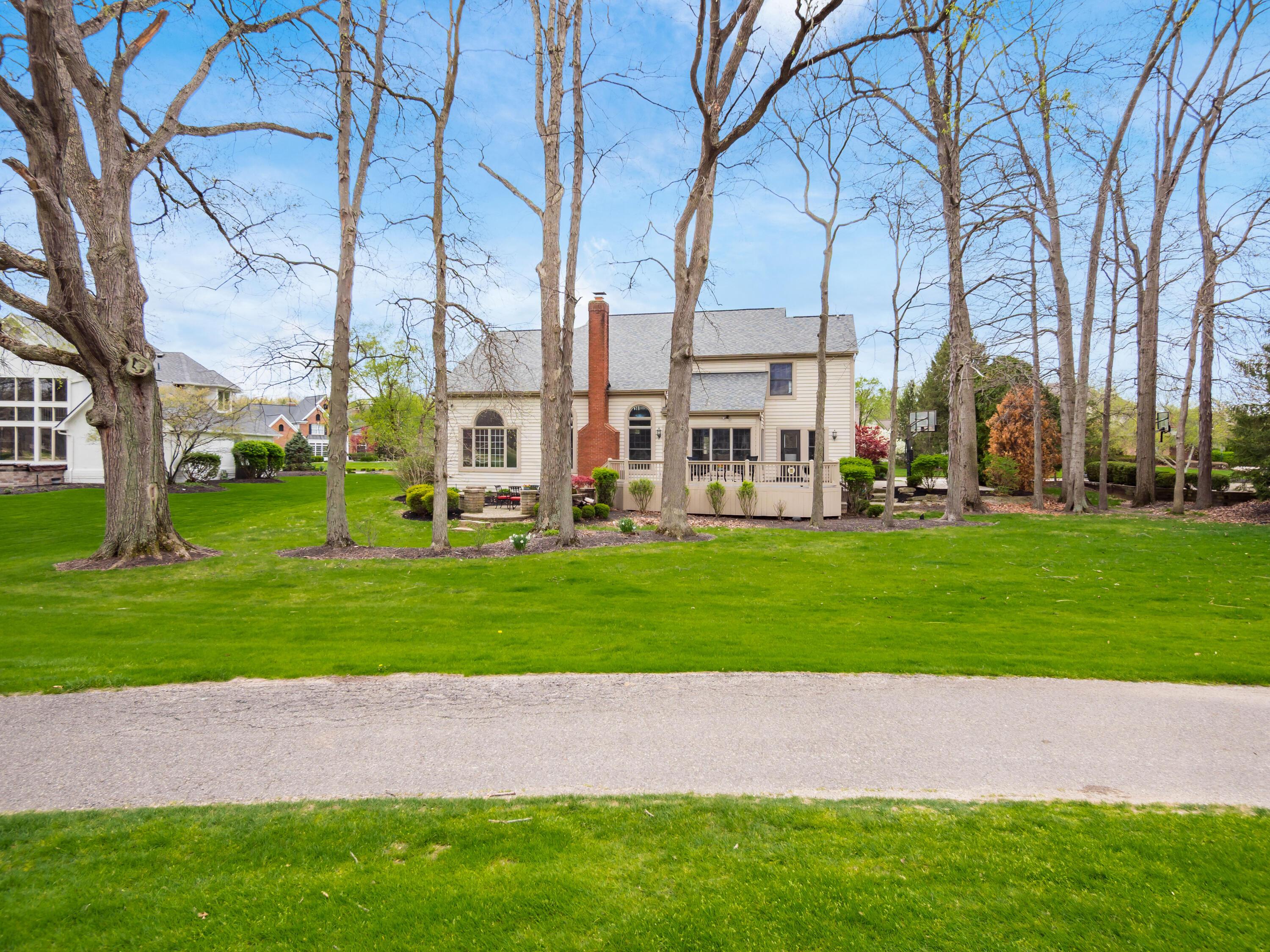 5695 Medallion Drive E
