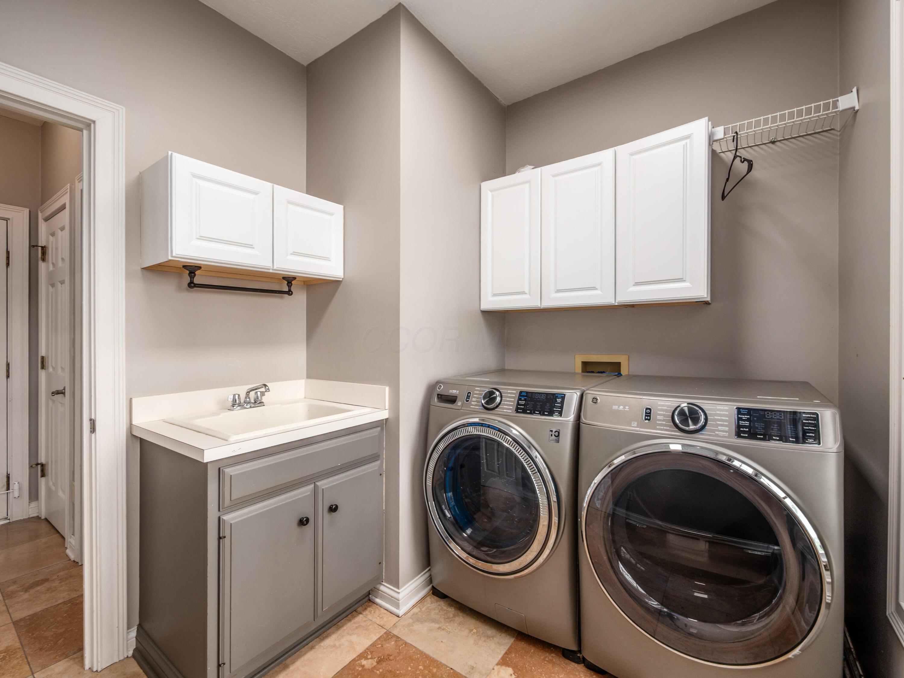5695 Medallion Drive E