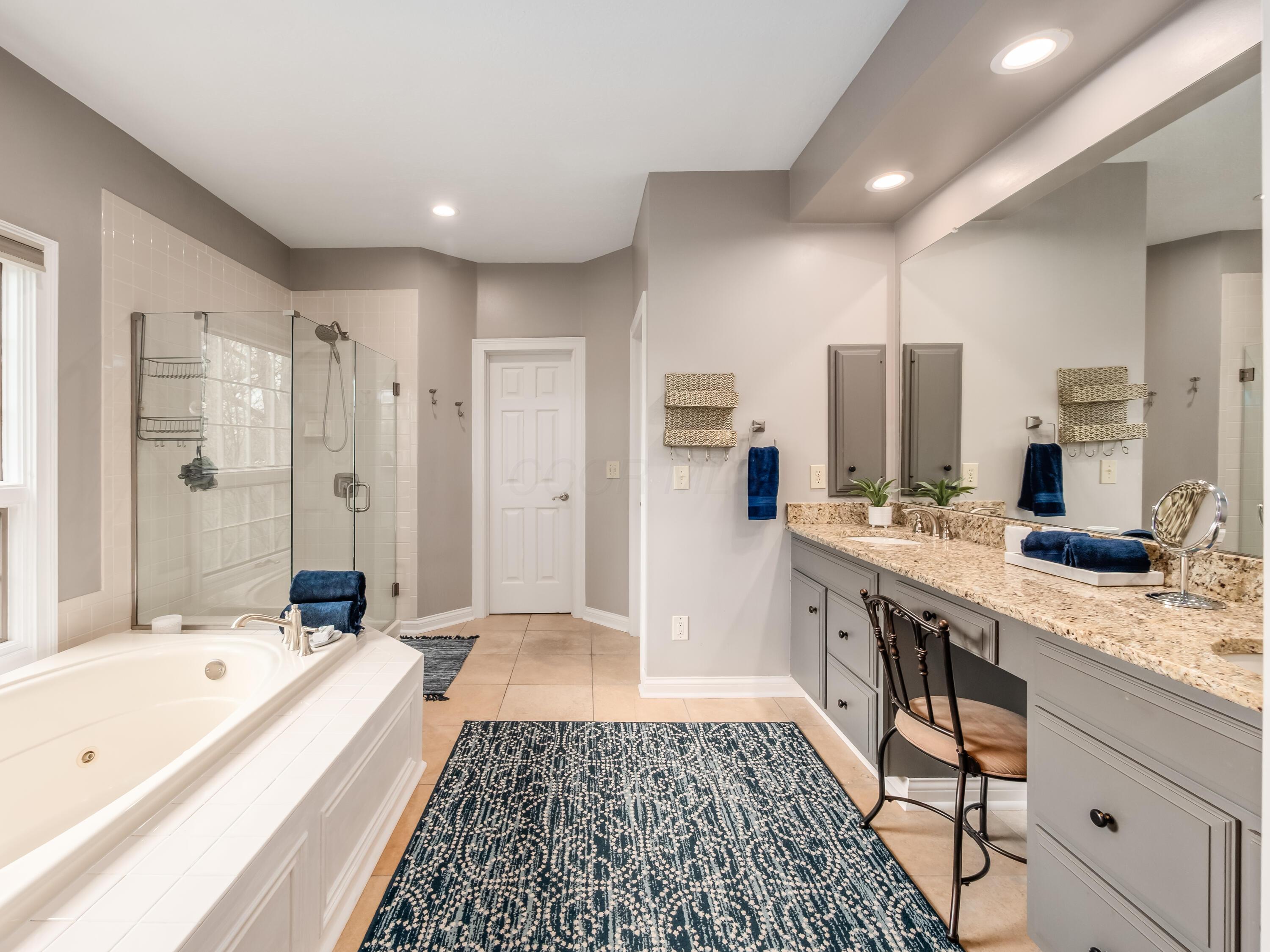 5695 Medallion Drive E